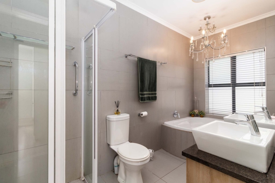 4 Bedroom Property for Sale in Bergsig Western Cape